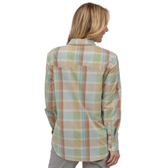 Patagonia Women's Long-Sleeved Sun Stretch Shirt Plaid, size M - Picture 2 of 15
